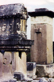 Säulengräber in Pathara